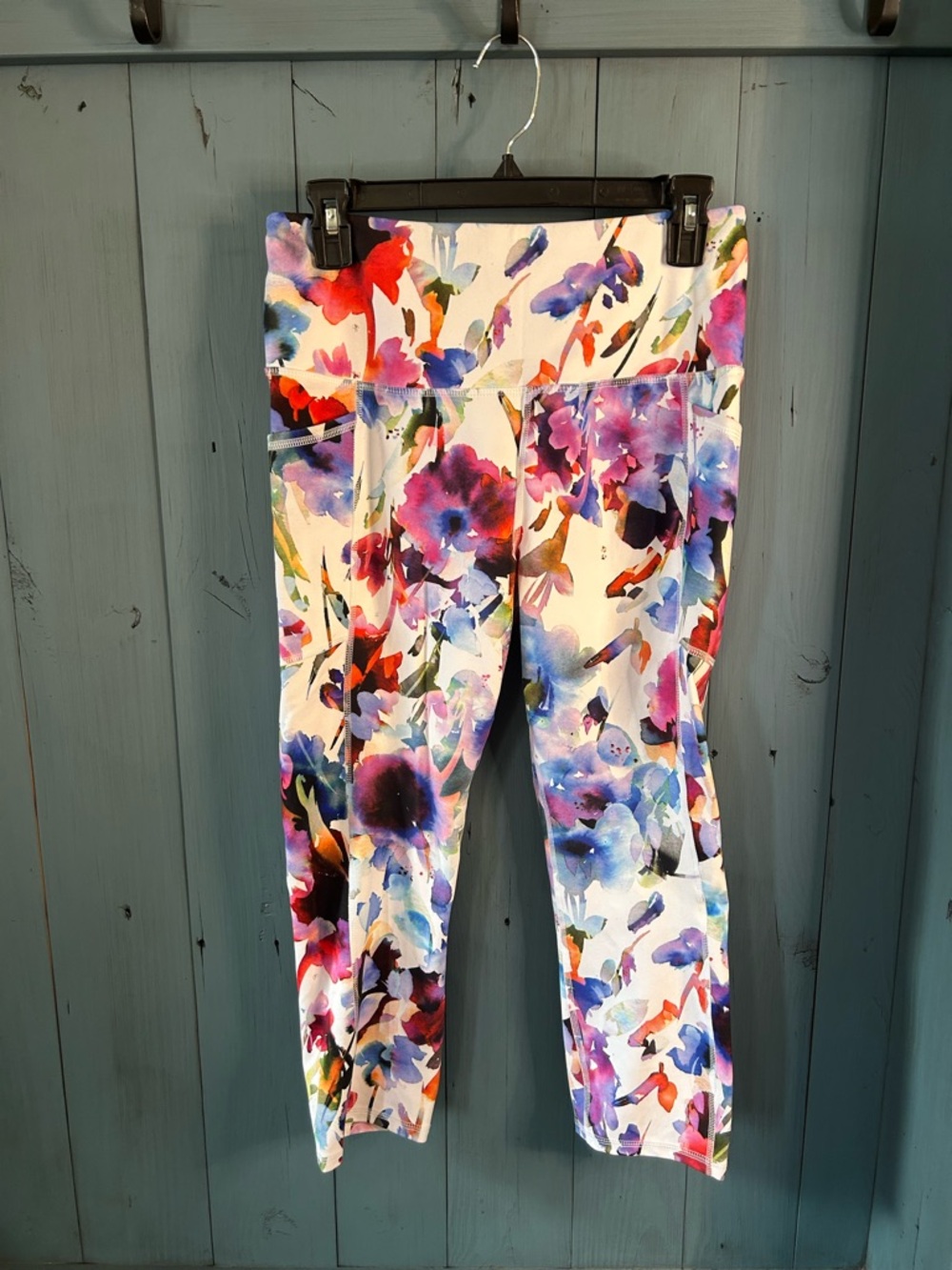 RBX White Activewear w/Multicolor Floral Watercolor Print 7/8 Leggings | Large